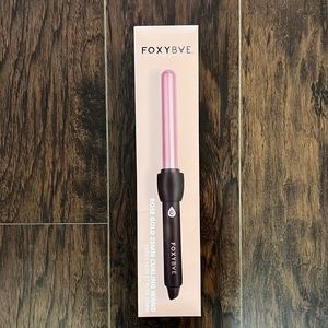 Brand new foxybae rose gold 25mm curling wand